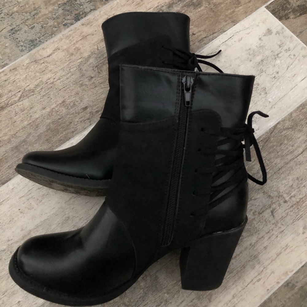 Pierre Dumas black booties sz 8